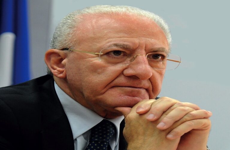 Scuole, De Luca: didattica in presenza dal 9 dicembre, ma solo fino alla seconda classe della Primaria
