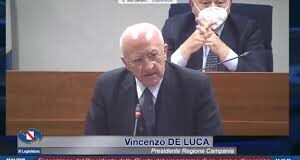 De Luca: “Se vogliamo evitare il disastro facciamo finta che le festività non esistano!”