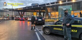 Controlli anticovid a tutto campo della Guardia di Finanza: decine di sanzioni, a S. Giuseppe Vesuviano sequestrate 160 mila mascherine con marchi contraffatti
