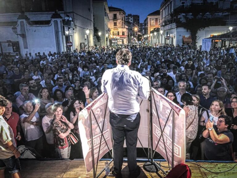 Aversa, ok all’assestamento di bilancio, Golia resta sindaco. Incassa 13 sì. Ecco le dichiarazioni di voto