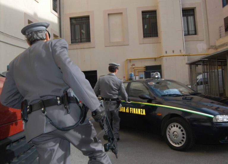 Comune di Torre Annunziata, arrestato tecnico del Comune accusato di aver ricevuto una tangente