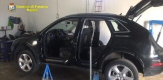 Poggiomarino, scoperto dalla Guardia di Finanza deposito auto rubate
