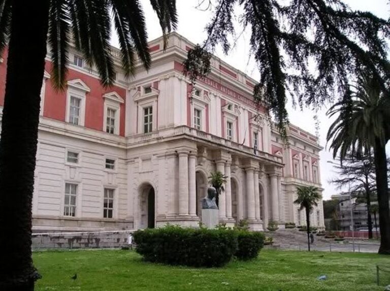 Napoli, infermiera si sente male e muore al Cardarelli durante il turno di lavoro