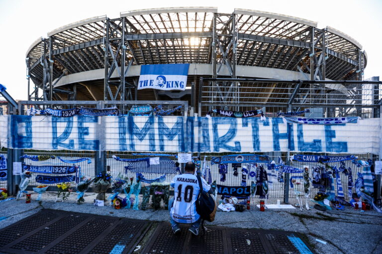 Napoli, prima volta allo stadio Maradona contro la Real Societad (0re19,00). Napoli-Juve, il 22 dicembre l’ultima sentenza
