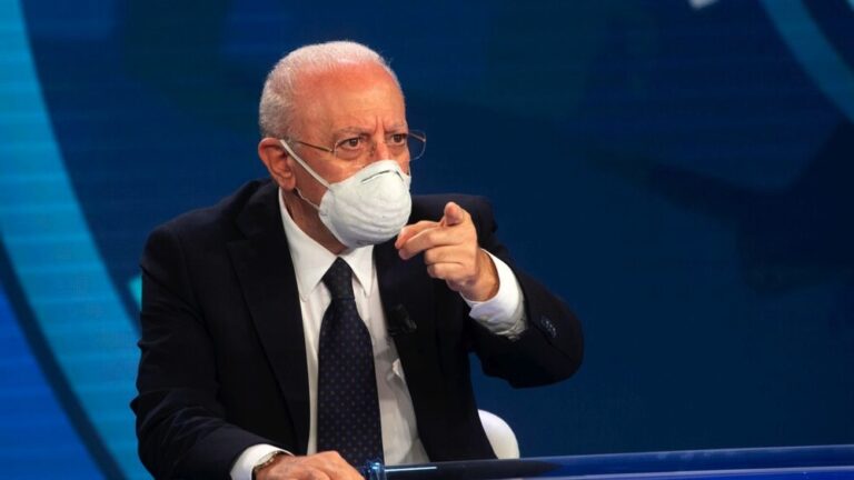 De Luca: “Da alcune regioni dati falsati!”. Ed ecco l’indice Rt di ogni parte d’Italia, a cominciare dalla Campania: 0,74