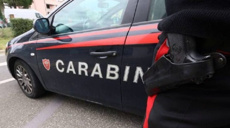 Violenza di gruppo in famiglia a Monreale, vittime due sorelle minorenni: arrestati il nonno, lo zio e i genitori