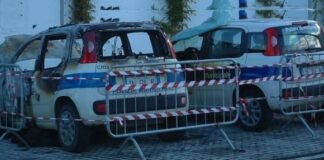 Acerra, date alle fiamme due auto della locale polizia municipale