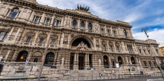 Sequestro supporti digitali dell’ex direttore di Campania Notizie Mario De Michele, la Cassazione annulla l’ordinanza senza rinvio