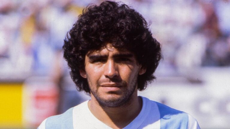 Nel sangue di Maradona non c’erano né droga né alcol. La figlia Giannina: “Figli di… la pazza ero io?”