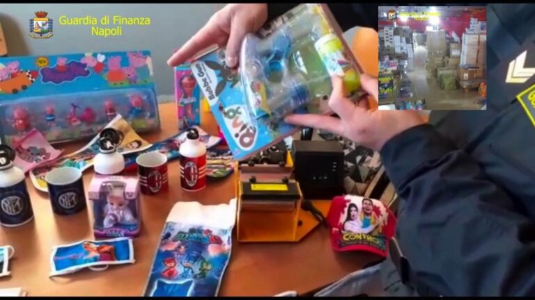 Irruzione della Guardia di Finanza in un capannone di Pollena Trocchia: sequestrate mascherine, giocattoli e materiale scolastico