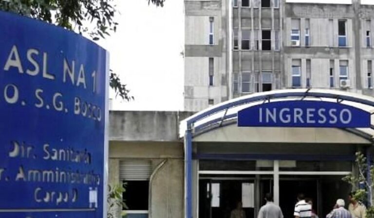 Falsi messaggi di allarme sul vaccino, i vertici dell’Asl Na1: “Notizie false e sconsiderate!”