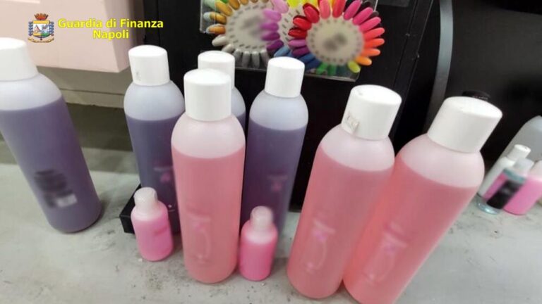 Portici: Guardia di finanza sequestra oltre 22mila prodotti per la cosmesi non a norma
