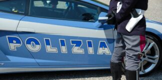 Trovato uno scheletro in piazza davanti alla Reggia di Caserta, forse corpo di un clochard