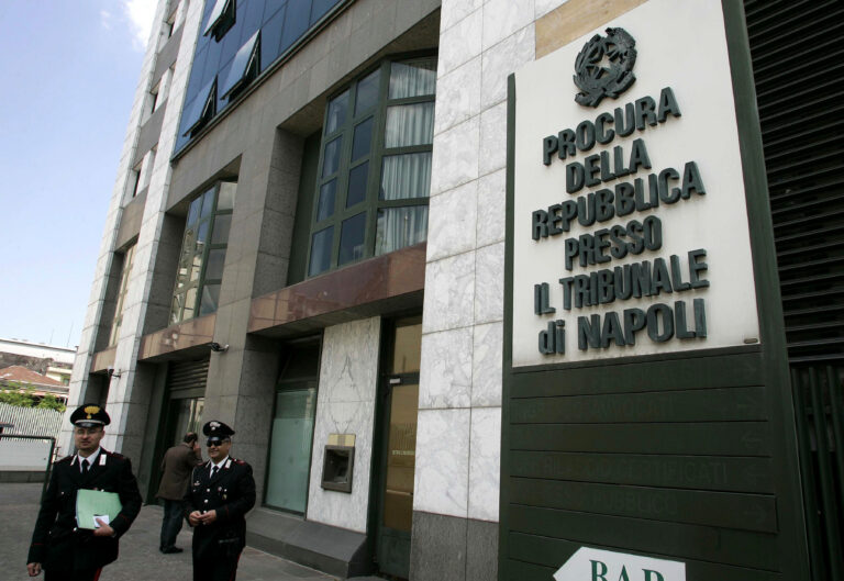 Noto medico 51enne trovato senza vita in una stanza d’albergo a Napoli