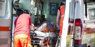 Tragedia a Qualiano, dipendente di un supermercato muore in strada dopo un malore