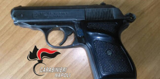 Tentano rapina in una pizzeria, ma il titolare reagisce e fa arrestare uno dei rapinatori