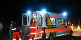 Aversa, incidente tra auto e moto in viale della Libertà: sul posto il 118