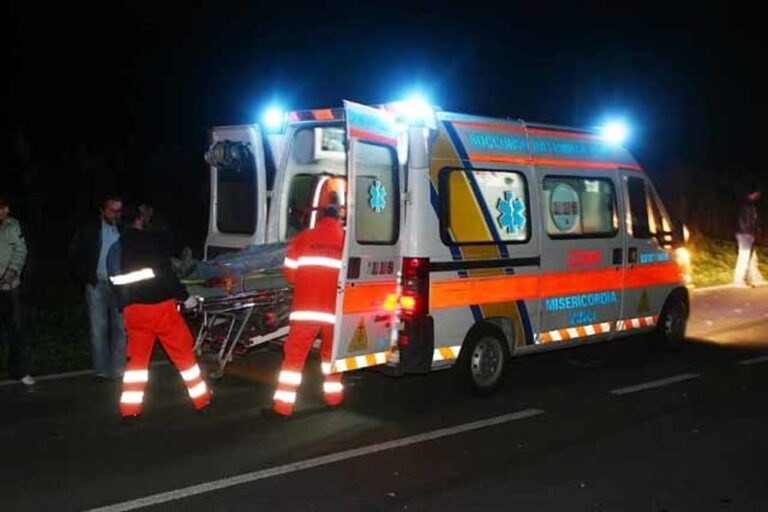 Incidente stradale a Maddaloni: 70enne morto dopo essere stato investito da una Jeep