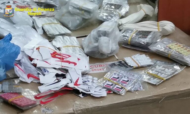 Napoli: tenta di corrompere i finanzieri: arrestato commerciante di origine cinese