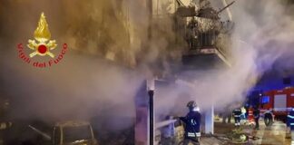 Notte di roghi: otto auto in fiamme a Capua e ad Aversa incendio in un appartamento