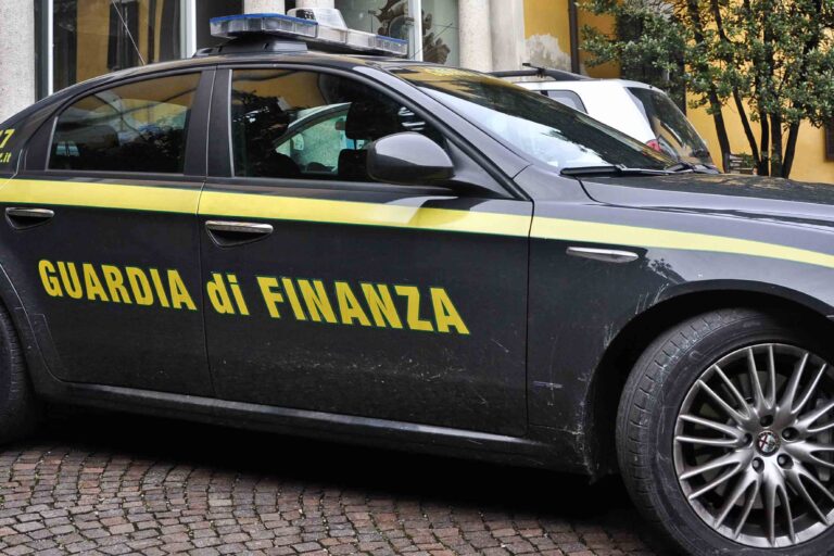 Bancarotta fraudolenta, società in fallimento ma stipendi e bonifici a famiglia: sequestro da 4,2 milioni a Napoli