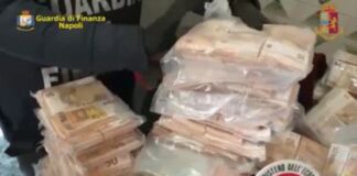 Inchiesta Sma/2: a casa di un imprenditore trovate tante di quelle banconote da renderne difficoltoso il conteggio