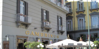 Da domani nuovamente aperto il Gambrinus, lo storico ‘gran caffè’ di Napoli
