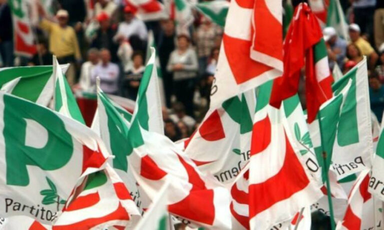 Terremoto nel Pd dopo l’addio di Marcello De Rosa, si dimettono dal partito tutti gli iscritti di Casapesenna: tolta la tabella