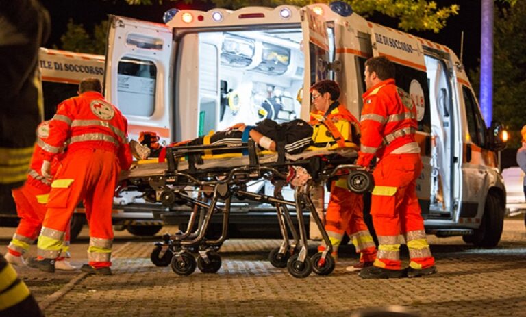 Allarme 118 a Napoli! Oltre la metà dei medici potrebbe lasciare: anche perché chiamati a restituire decine di migliaia di euro