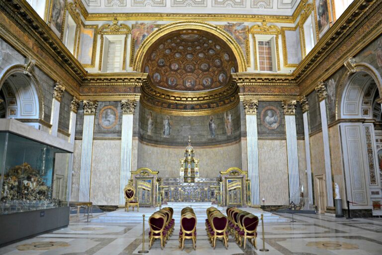 Napoli: scompare candelabro dalla Cappella Palatina della Reggia