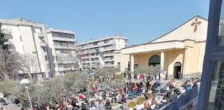 Caserta, dopo le accuse piovute sui social, don Antonello fa chiarezza: “Nessun assembramento, regole ampiamente rispettate!”