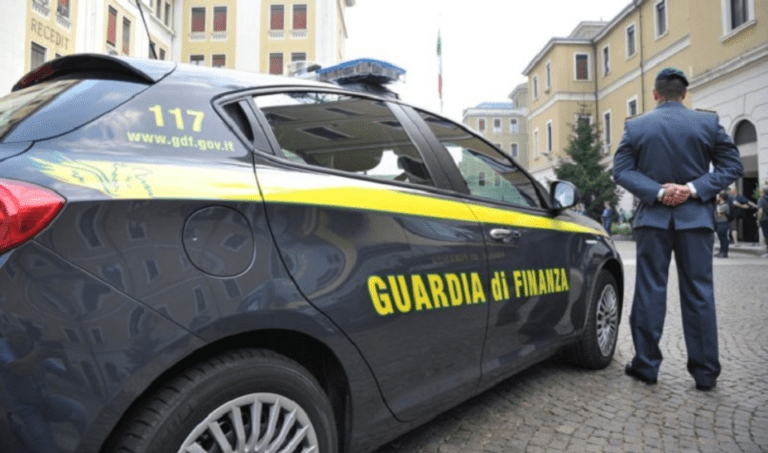Aversa, tre società e sei ditte nel mirino della Finanza: sequestri per due milioni di euro