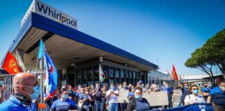 Vertenza Whirlpool, risposte ancora non arrivano, dipendenti domani a Roma per sollecitarle