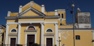 Cesa, rimosse le barriere architettoniche dalla chiesa di San Cesario: fedeli disabili tornano nel luogo sacro. Plauso al parroco don Peppino Schiavone