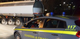 Gasolio di contrabbando dall’Est a Caserta e Napoli: due arresti e sequestri per 1,7 milioni di euro