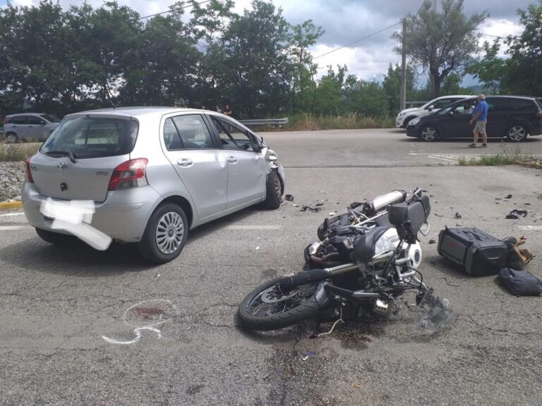 Caserta: giovane rider ferito in un incidente stradale su Viale Carlo III