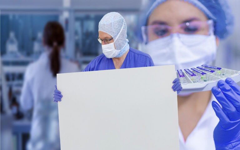 Vaccini, Campania all’avanguardia: a Napoli gli anticorpi monoclonali, a Caserta vaccino ‘made in Italy’
