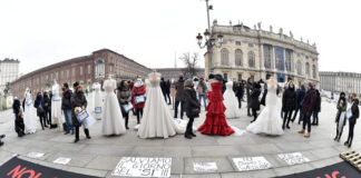 La Campania in piazza: lavoratori dello spettacolo e dei luna park manifestano a Napoli, gli imprenditori del wedding a Caserta