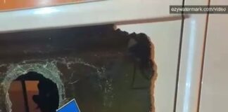 Gravissimo gesto a Qualiano: mattone lanciato contro un’ambulanza, vetro laterale in frantumi