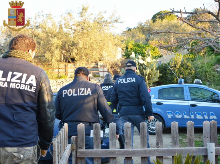 Brusciano, agghiacciante telefonata alla polizia: “Ho ucciso mia sorella!”