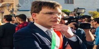 Baiano: intimidazione al sindaco, dato alle fiamme portone di casa