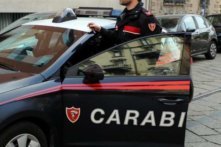 Napoli, studenti minorenni assenti ingiustificati: 39 genitori denunciati dai carabinieri