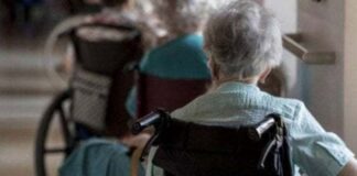 Napoli, case di riposo: cresce la preoccupazione, necessario vaccinare il personale