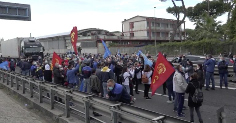 Tolto il blocco all’autostrada A3, dei lavoratori dello stabilimento partenopeo Whirlpool