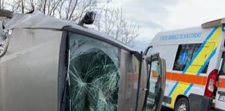 Tragedia nel Salernitano, morti due giovani e 5 feriti: tre auto coinvolte in un incidente