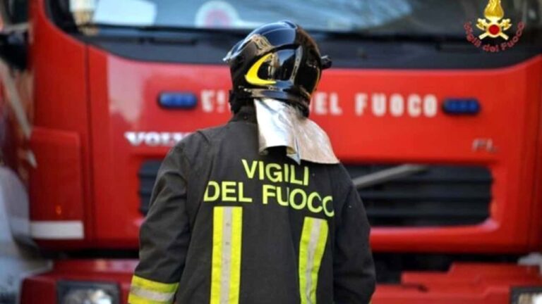 Avellino, bus di Air Campania in fiamme: nessun passeggero a bordo, incolume l’autista