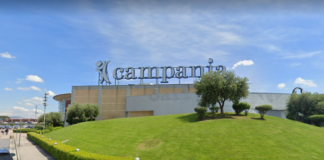 Centro commerciale Campania: protesta contro la chiusura nei fine settimana, serrande abbassate per pochi minuti