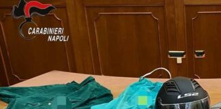 Travestiti da netturbini ed accusati di numerose rapine: 41enne arrestato, complice fuggito