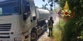 Nola – Villa Literno, maxi incidente con principio di incendio su di un camion: due persone perdono la vita