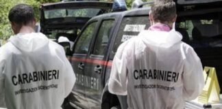 Incendio in un B&b a Napoli, morta ragazza di 28 anni: ipotesi corto circuito